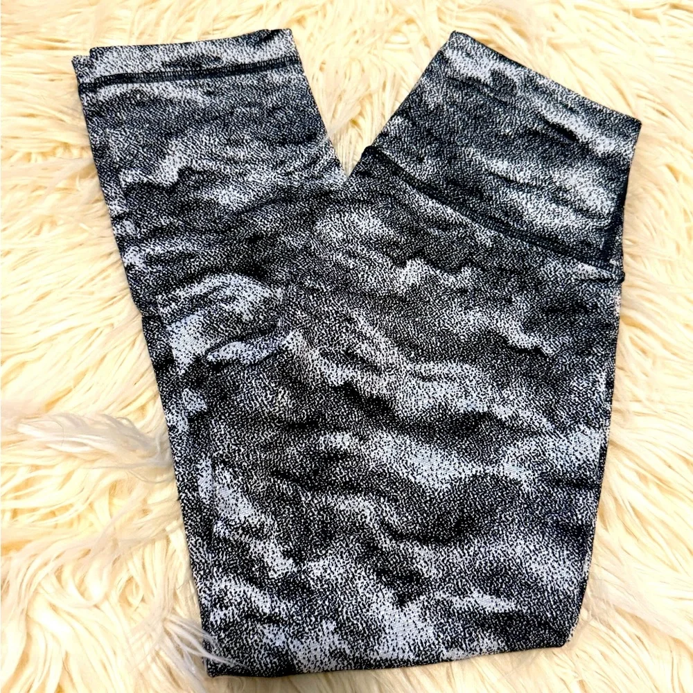 Lululemon Wunder Under Leggings Size 4
